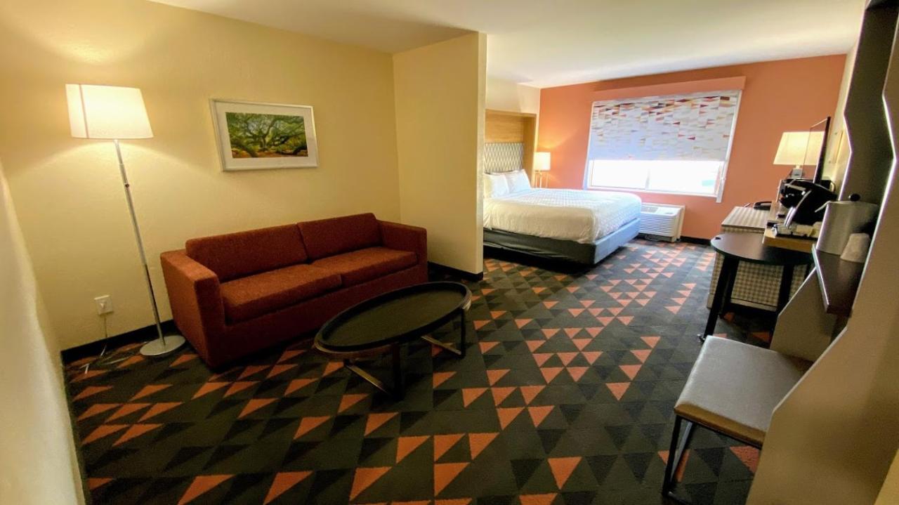 Holiday Inn Spartanburg Northwest Exterior photo